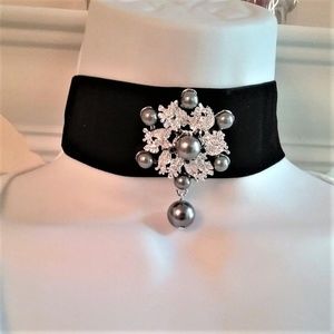 New Faux Tahitian Pearl Choker on Black Velvet